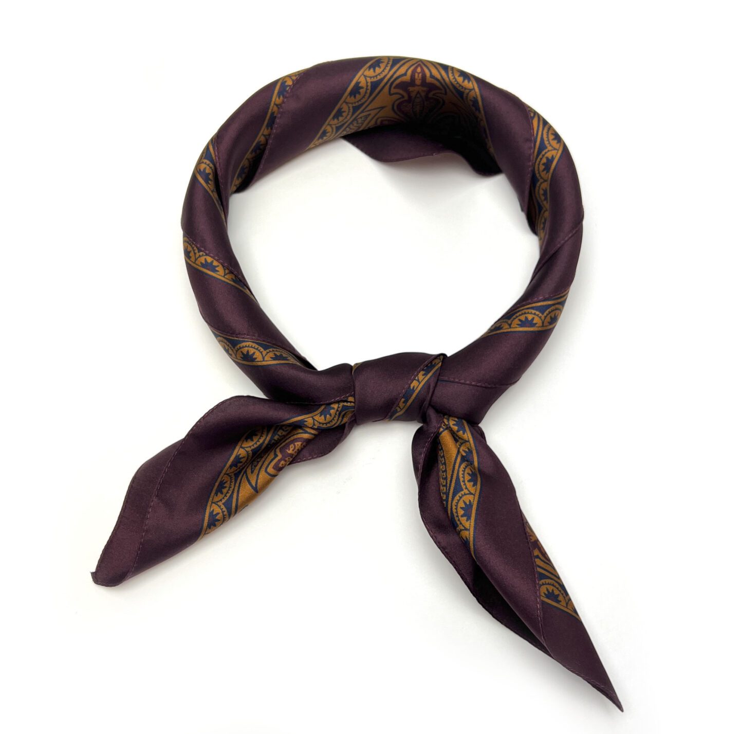 tamsiai violetine skarele foulard