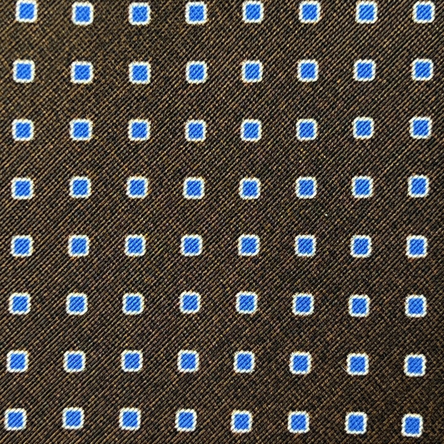 rudas kaklaraištis su mėlynu raštu