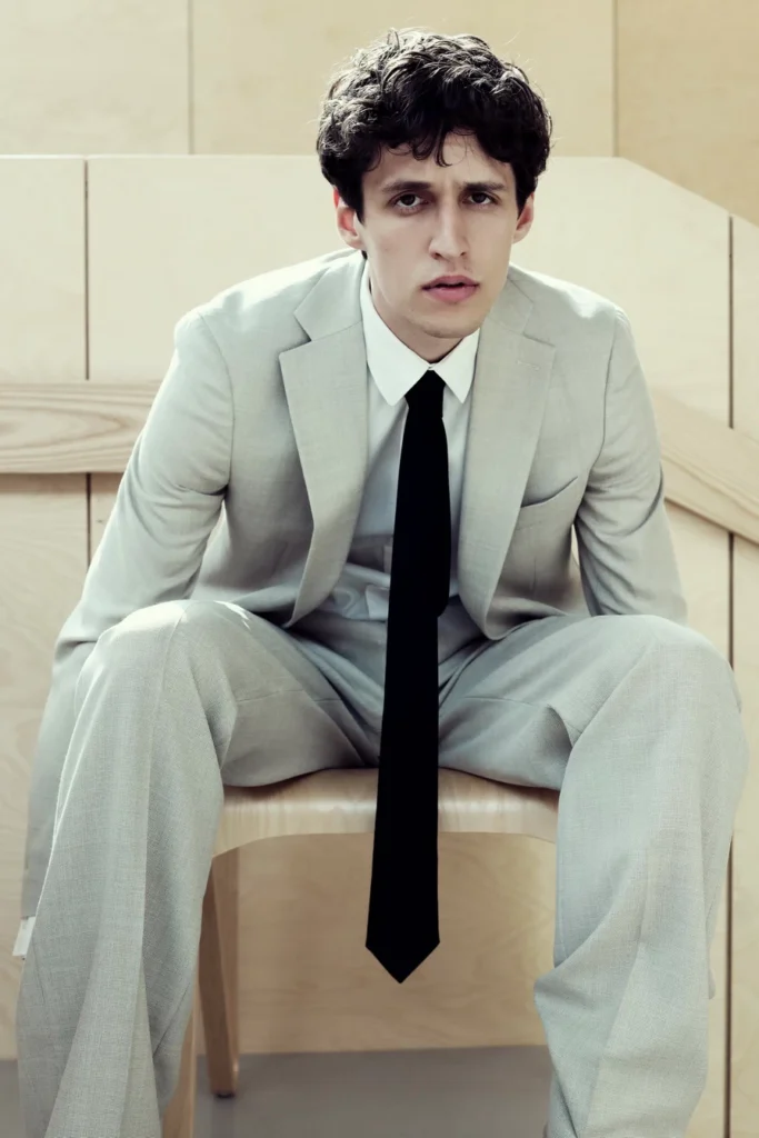 vyriški kostiumai, šimtadienis, klasikinis kostiumas, modernus kostiumas, vyriški aksesuarai